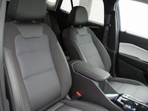 Used 2024 Chevrolet Trax LT w/ Driver Confidence Package image 21