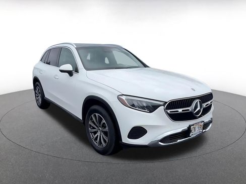 Used 2024 Mercedes-Benz GLC 300 image 3