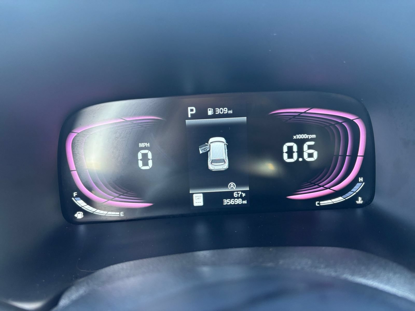 Used 2025 Kia Soul LX w/ LX Technology Package FWD image 37