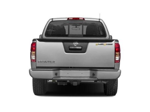 Used 2015 Nissan Frontier Desert Runner RWD image 9