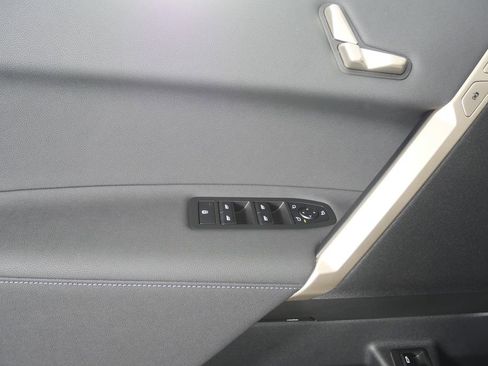 Used 2026 BMW iX xDrive45 image 9