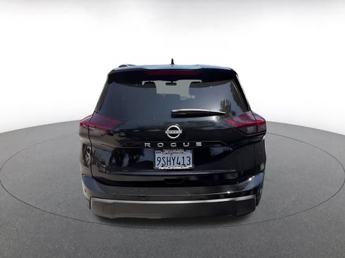 Used 2025 Nissan Rogue SV FWD image 12