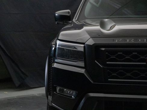 Used 2023 Nissan Frontier PRO-4X image 5