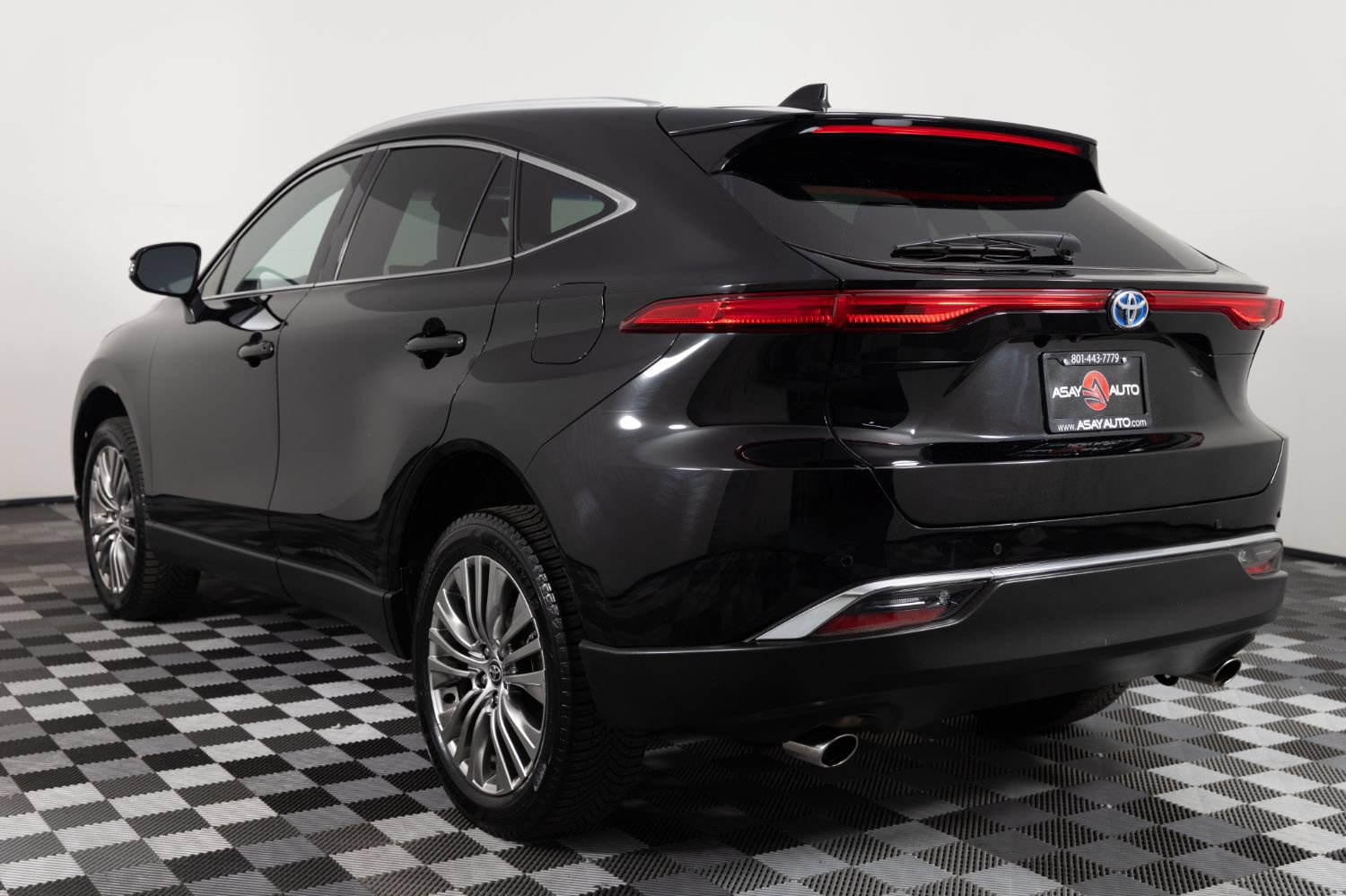 Used 2024 Toyota Venza XLE AWD/4WD image 5