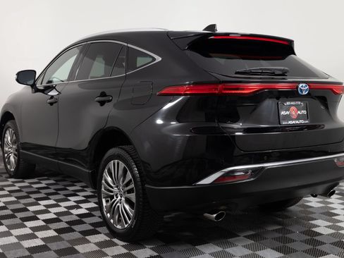 Used 2024 Toyota Venza XLE AWD/4WD image 5