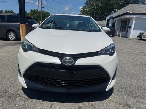 Used 2018 Toyota Corolla XLE FWD image 8