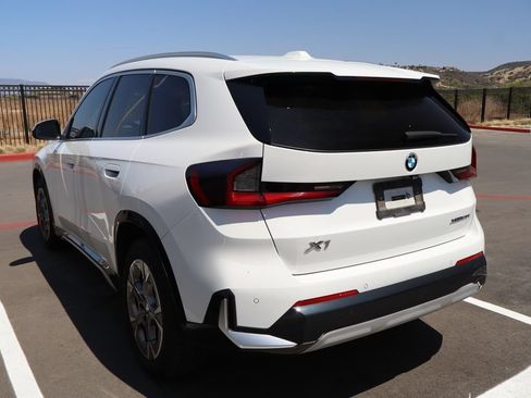 Used 2023 BMW X1 xDrive28i w/ Convenience Package AWD/4WD image 4
