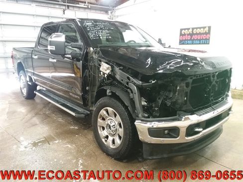 Used 2023 Ford F350 Lariat w/ Tow Technology Package image 3