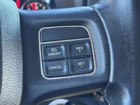 Used 2018 RAM 3500 SLT w/ Luxury Group image 27