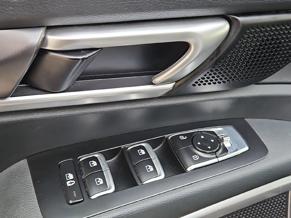 Used 2025 Kia Telluride S AWD/4WD image 13