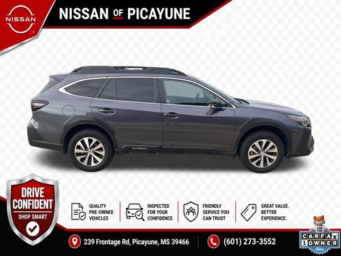 Used 2025 Subaru Outback Premium AWD/4WD image 8