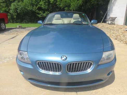 Used 2005 BMW Z4 3.0i RWD image 2