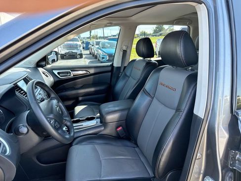 Used 2020 Nissan Pathfinder SL FWD image 15