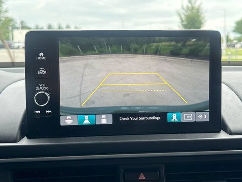 Certified 2024 Honda Pilot Touring image 27