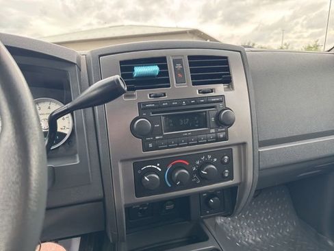 Used 2007 Dodge Dakota SLT w/ Sport Appearance Group AWD/4WD image 19