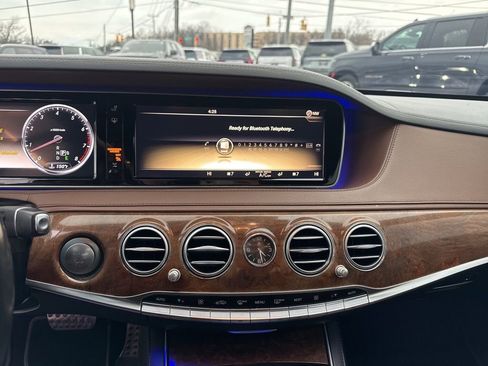 Used 2014 Mercedes-Benz S 550 Sedan w/ Sport Package w/ Sport Package image 15