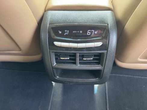 Used 2017 Cadillac XT5 Platinum AWD/4WD image 15