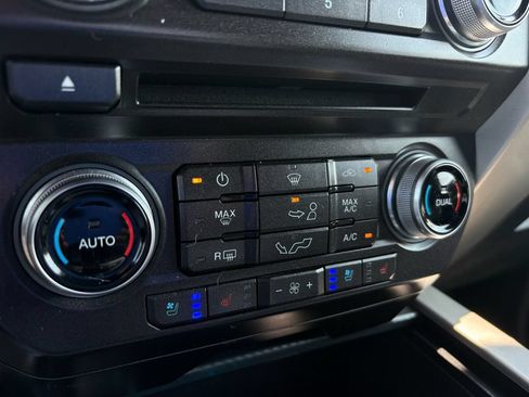 Used 2018 Ford F150 Lariat w/ Equipment Group 502A Luxury AWD/4WD image 18