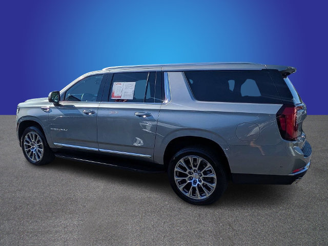Used 2025 GMC Yukon XL Denali AWD/4WD image 3