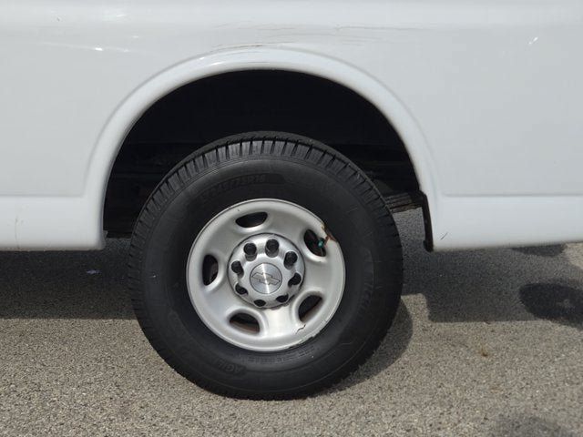 Used 2019 Chevrolet Express 2500 RWD image 13