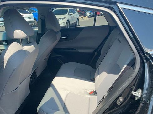 Used 2023 Toyota Venza LE image 38