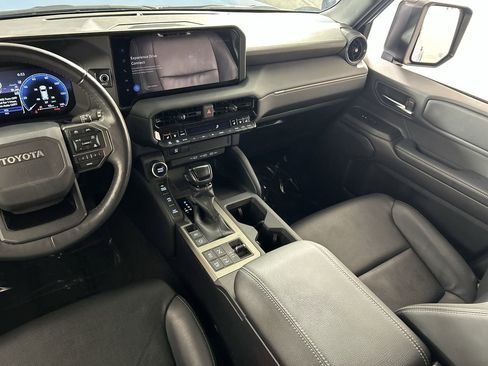 Used 2024 Toyota Land Cruiser image 23
