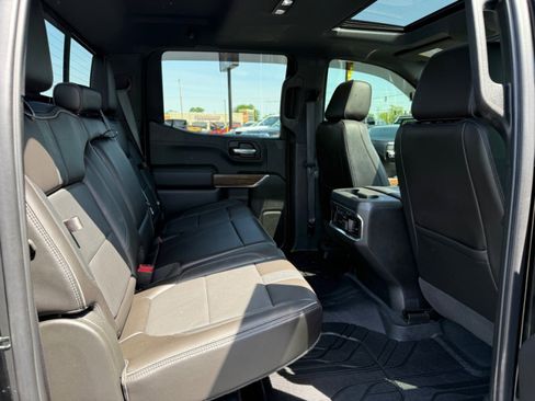 Used 2019 Chevrolet Silverado 1500 High Country w/ Technology Package AWD/4WD image 28