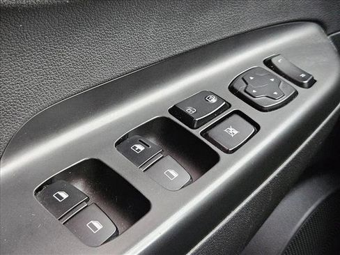 Used 2021 Hyundai Kona SE image 17