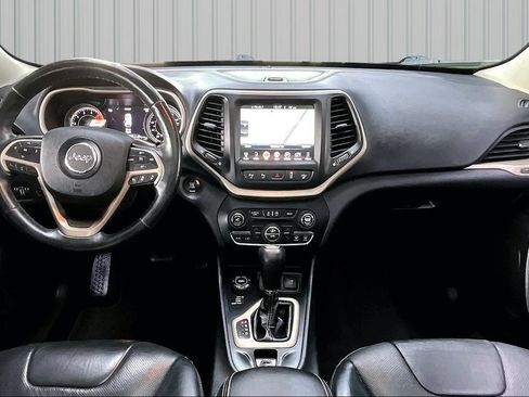 Used 2016 Jeep Cherokee Limited w/ Luxury Group AWD/4WD image 7