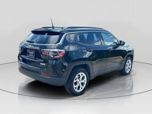 Used 2024 Jeep Compass Latitude AWD/4WD image 7