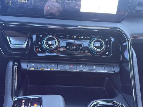 New 2026 GMC Sierra 1500 AT4 w/ AT4 Premium Package AWD/4WD image 24