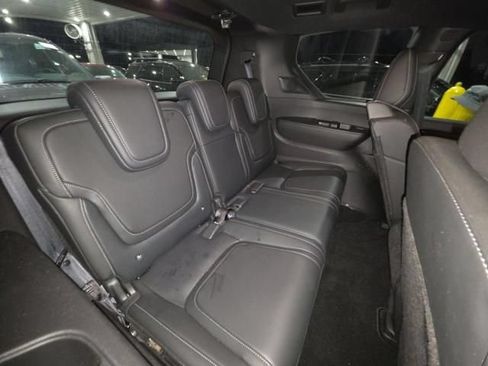 Used 2025 Nissan Armada PRO-4X w/ Pro-4X Premium Package AWD/4WD image 15