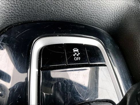 Used 2025 Toyota Corolla LE FWD image 32