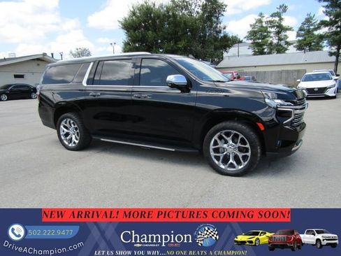 Used 2021 Chevrolet Suburban Premier w/ Premium Package AWD/4WD image 3