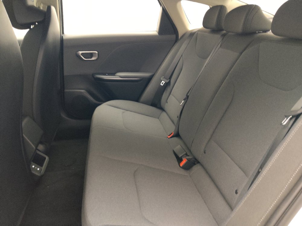 Used 2025 Kia K4 FWD image 18