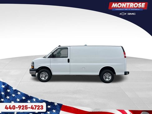 Used 2024 Chevrolet Express 2500 w/ Driver Convenience Package RWD image 2