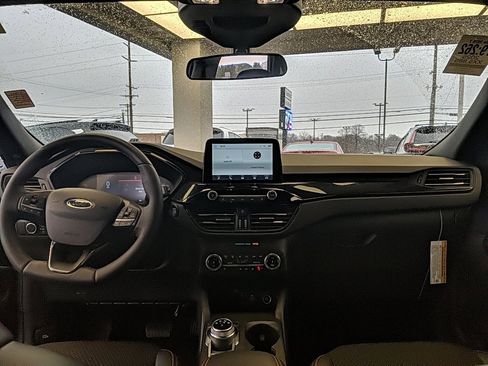 Used 2025 Ford Escape ST-Line w/ Cold Weather Package image 14