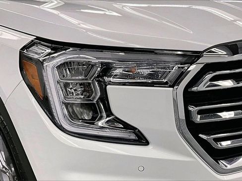 Used 2023 GMC Terrain SLT w/ Tech Package image 30