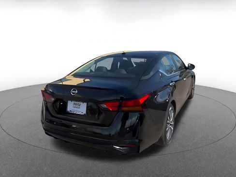 Used 2025 Nissan Altima 2.5 SV image 14