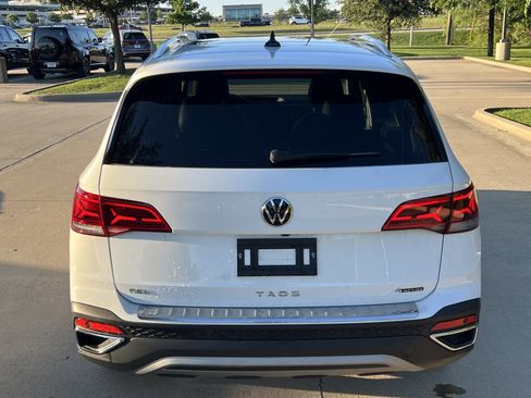 Certified 2023 Volkswagen Taos SEL AWD/4WD image 9