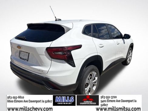 Used 2024 Chevrolet Trax LS FWD image 3