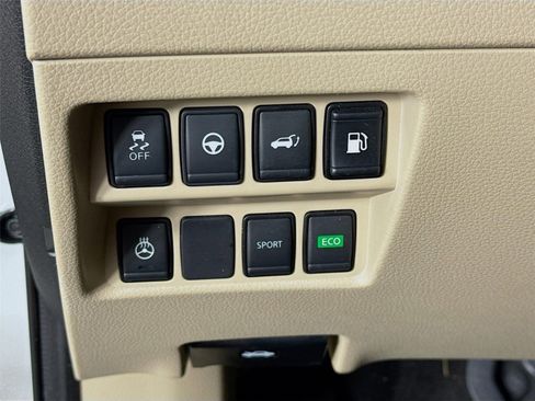 Used 2020 Nissan Rogue SL w/ Premium Package FWD image 11