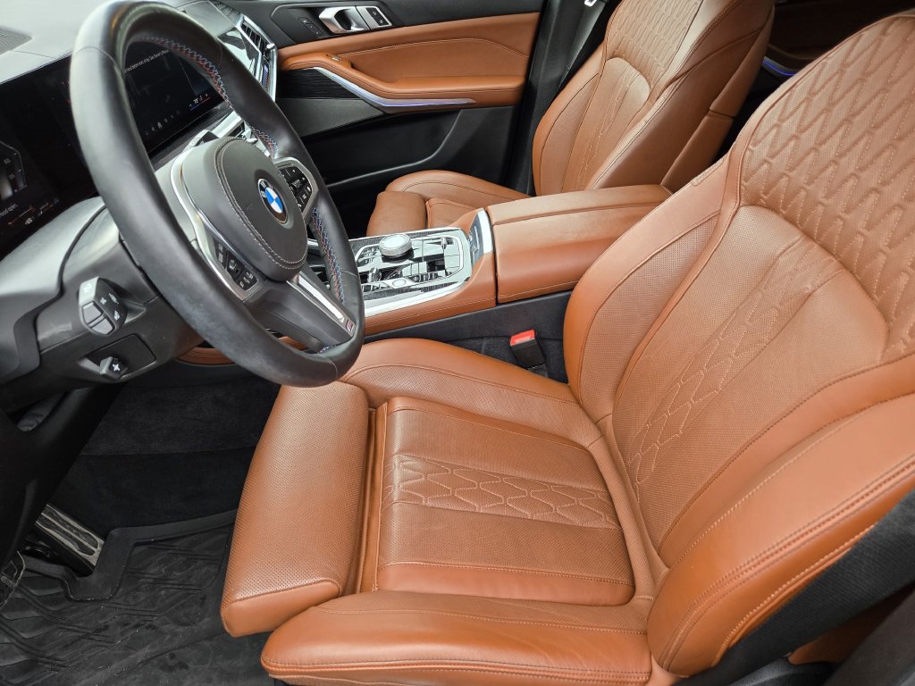 Certified 2025 BMW X7 M60i AWD/4WD image 16