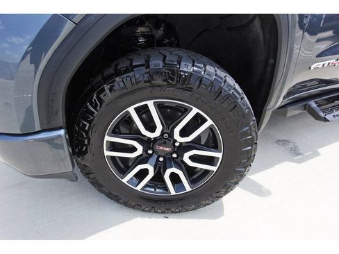 Used 2019 GMC Sierra 1500 AT4 w/ Off Road Performance Package AWD/4WD image 30