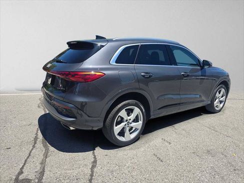 Used 2025 Audi Q5 Premium Plus w/ Premium Plus AWD/4WD image 3