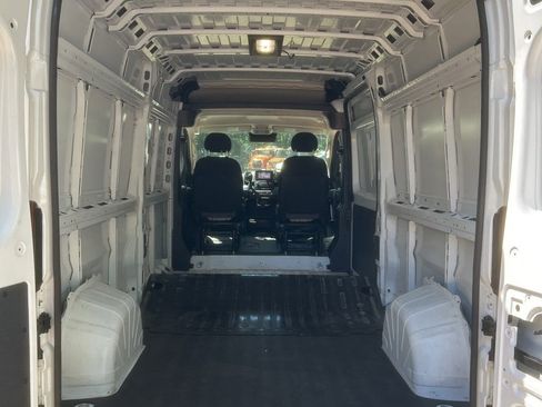 Used 2024 RAM ProMaster 2500 w/ Convenience Group FWD image 10