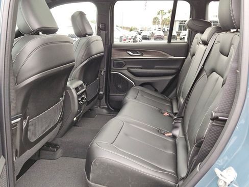 New 2026 Jeep Grand Cherokee Limited w/ Limited Altitude Package image 11