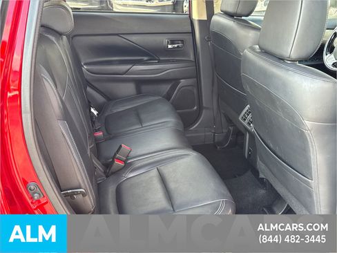 Used 2020 Mitsubishi Outlander SE image 19