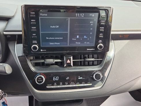 Used 2022 Toyota Corolla LE FWD image 17