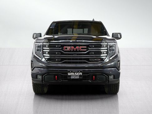 Used 2025 GMC Sierra 1500 AT4 w/ Technology Package AWD/4WD image 8